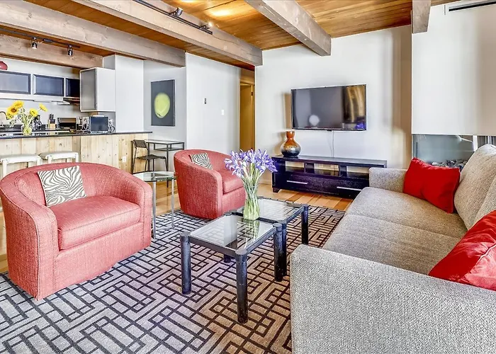 Modern Condo, 1 Block To Gondola - Ideal Vacation Location