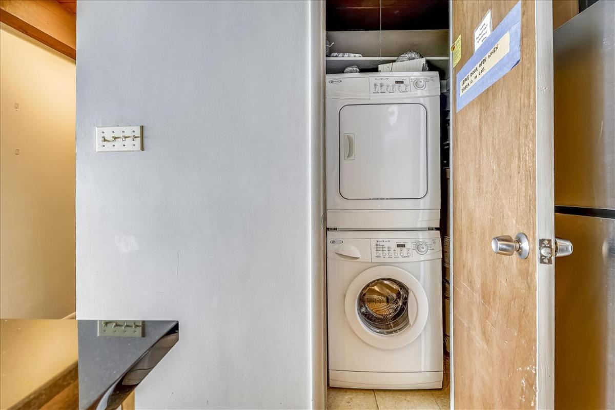 Apartment Modern Condo, 1 Block To Gondola - Ideal Vacation Location